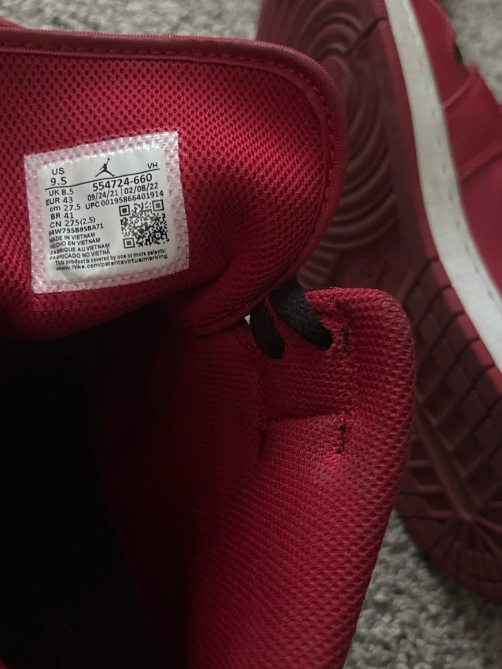 Nike Air Jordan 1 Mid - Red & Black